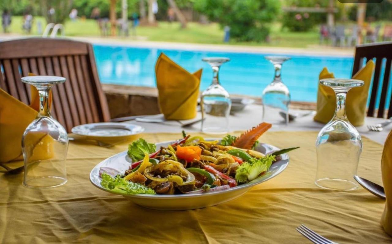 River View Banquet & Resort Wadduwa Bagian luar foto