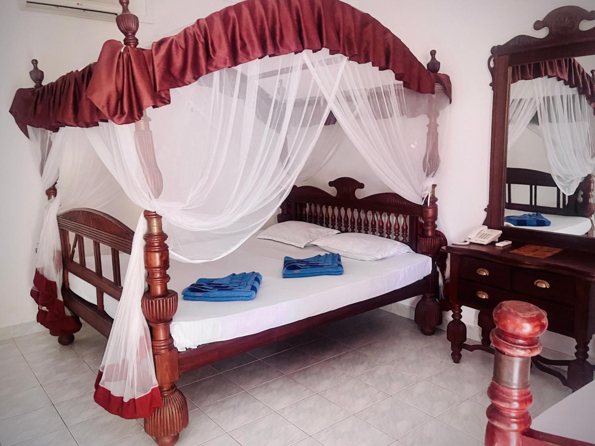 River View Banquet & Resort Wadduwa Bagian luar foto