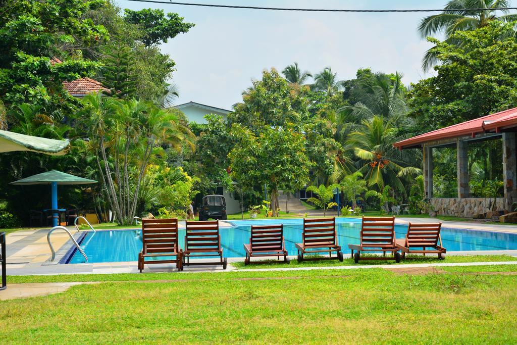 River View Banquet & Resort Wadduwa Bagian luar foto
