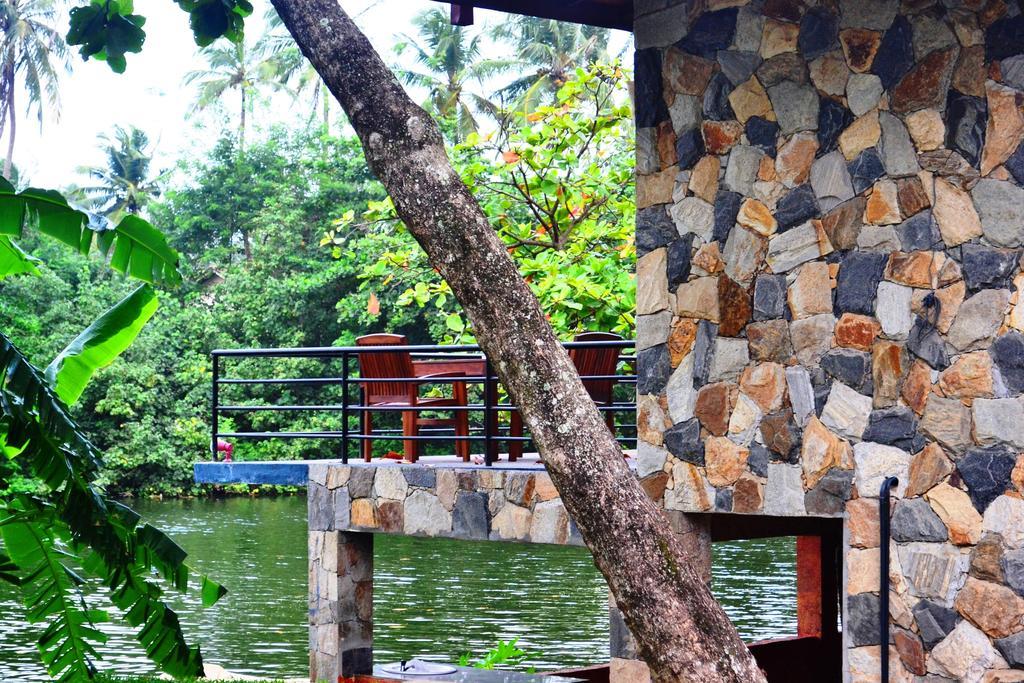 River View Banquet & Resort Wadduwa Bagian luar foto