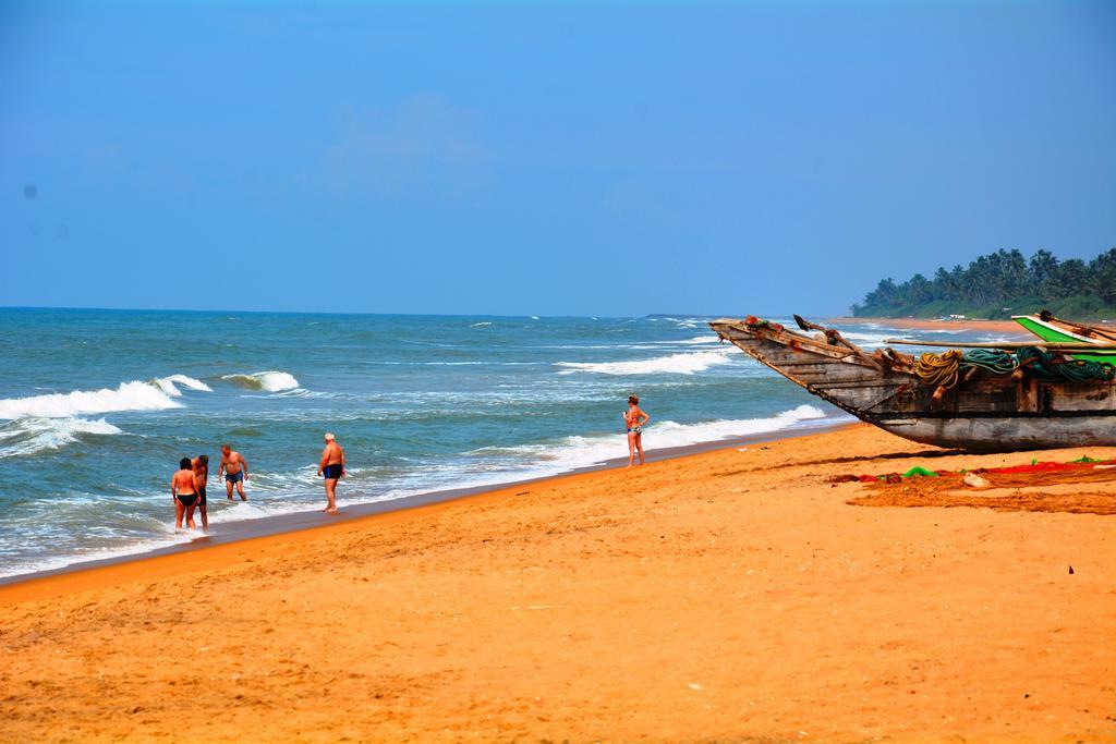 River View Banquet & Resort Wadduwa Bagian luar foto