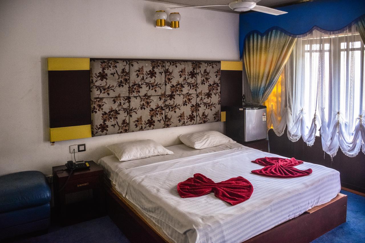 River View Banquet & Resort Wadduwa Bagian luar foto