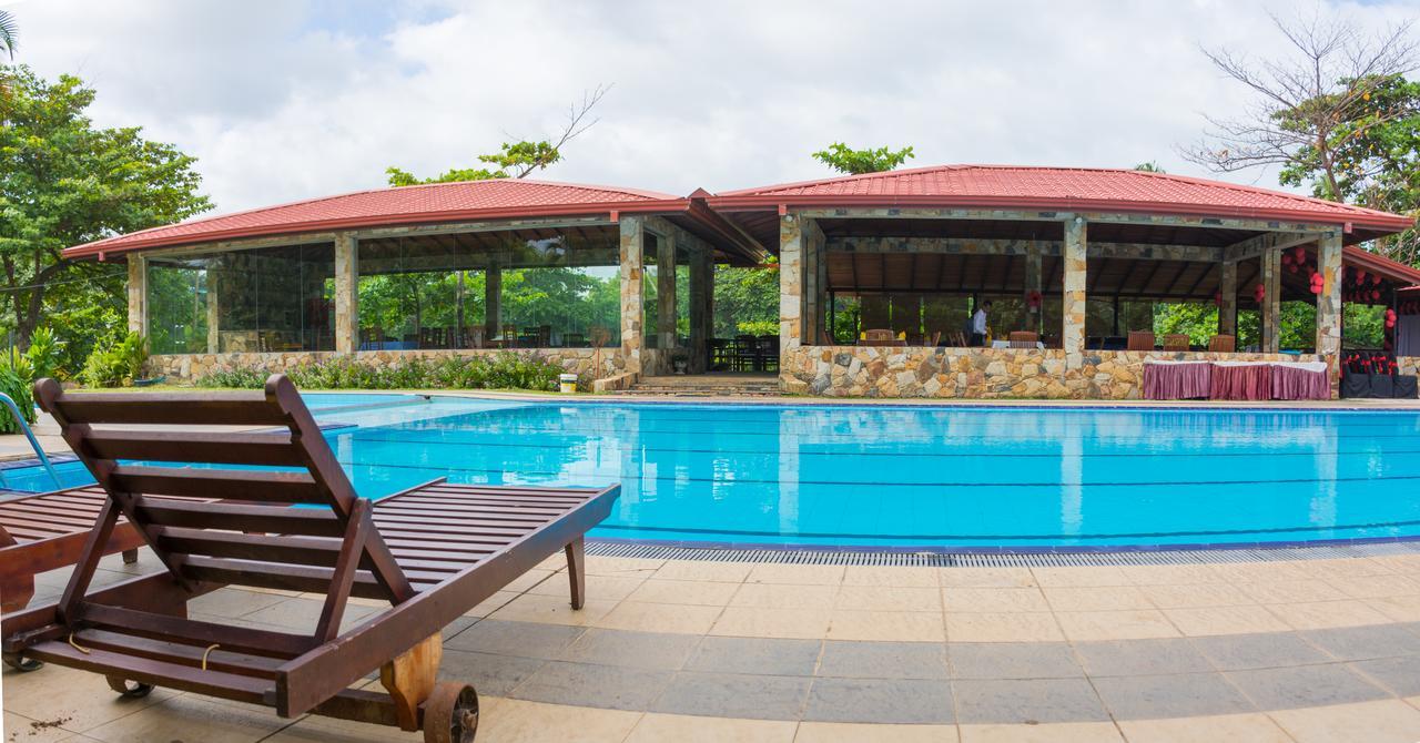 River View Banquet & Resort Wadduwa Bagian luar foto